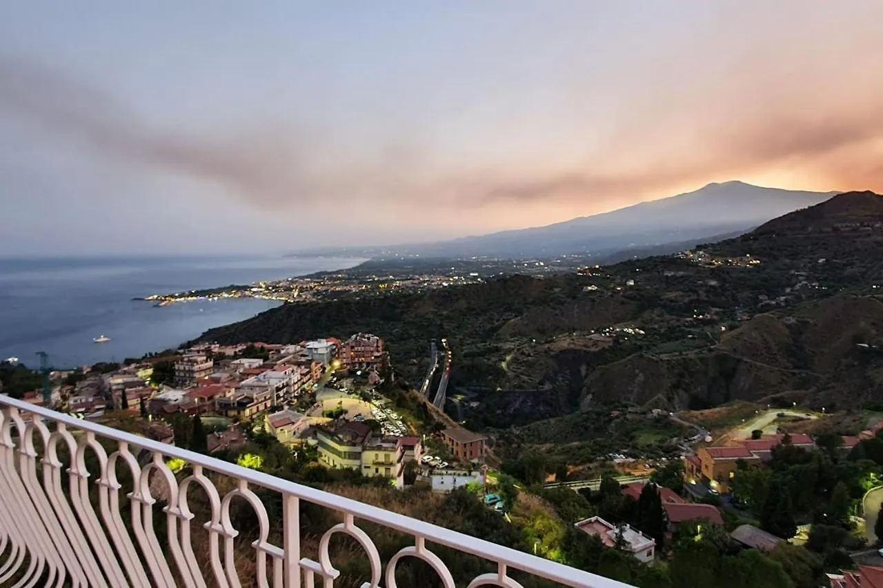 Villa Erika- Panoramic Flat Taormina Italy