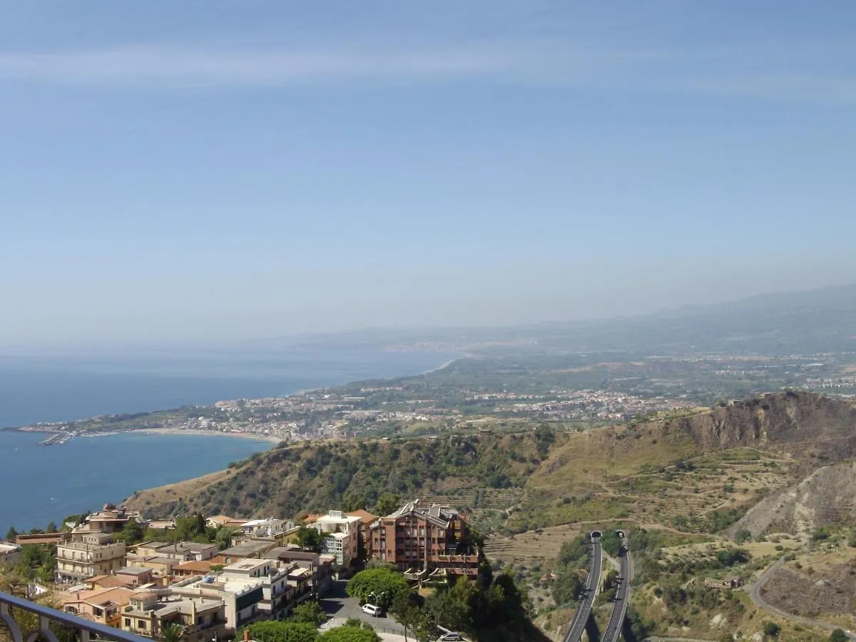 Villa Erika- Panoramic Flat Taormina 0*,